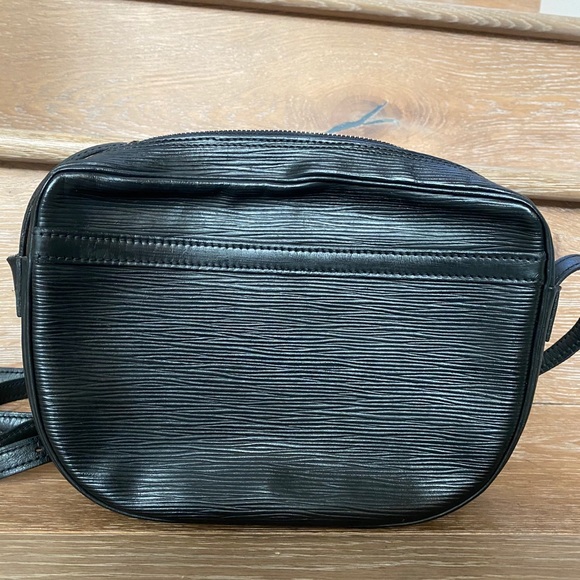 Authentic Louis Vuitton crossbody ❌SOLD❌ - Picture 3 of 16